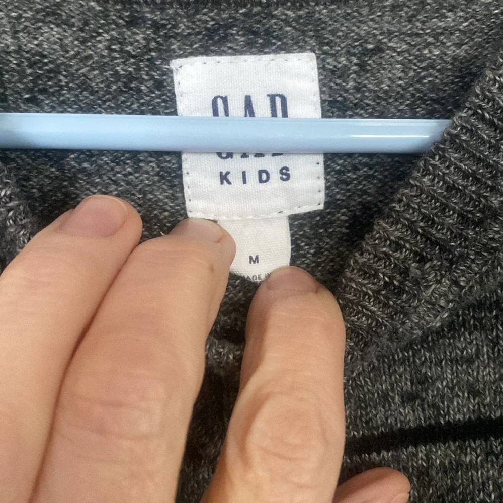 GAP gray black